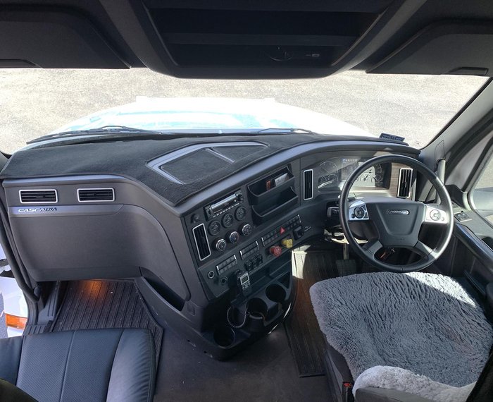 2023 Freightliner Cascadia 126 WHITE