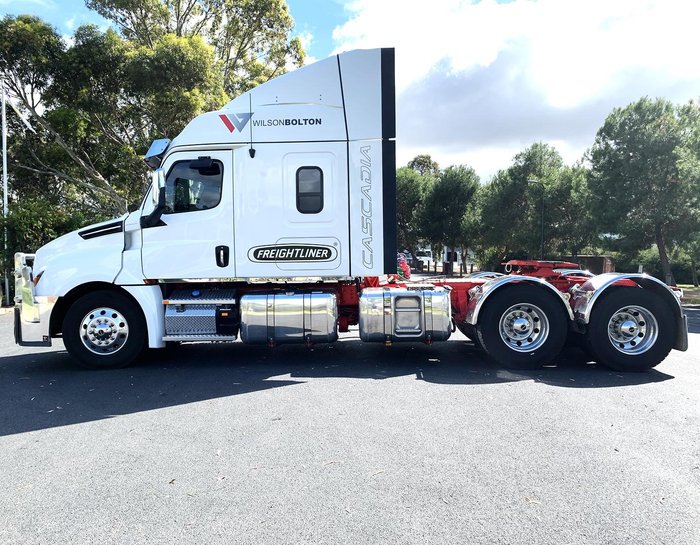 2023 Freightliner Cascadia 126 WHITE