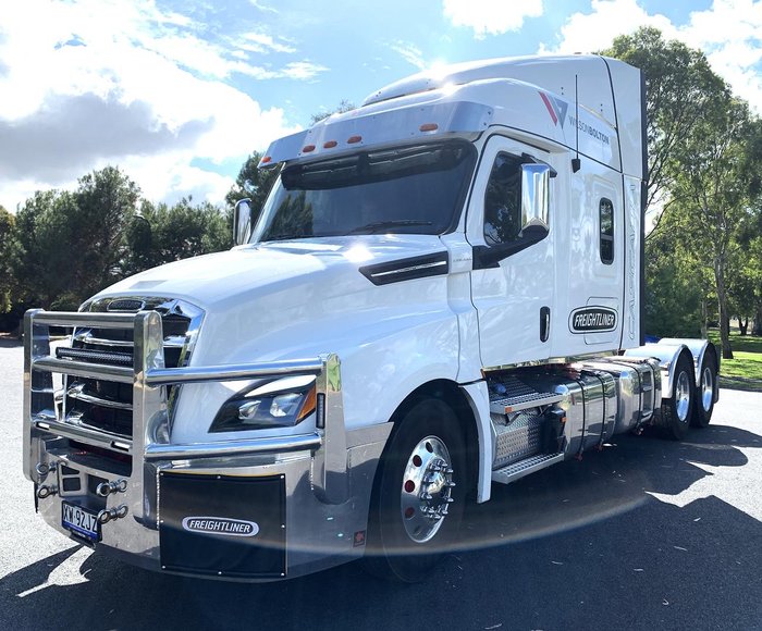 2023 Freightliner Cascadia 126 WHITE