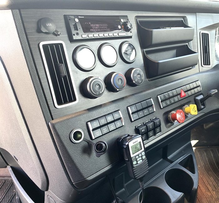 2023 Freightliner Cascadia 126 WHITE