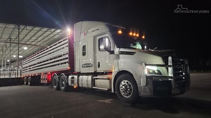 2023 Freightliner Cascadia 126 WHITE
