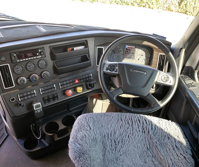 2023 Freightliner Cascadia 126 WHITE