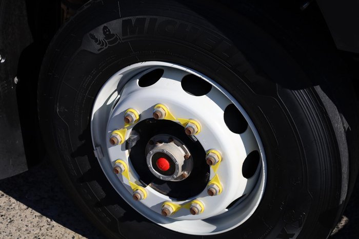 2023 Isuzu F Series FYJ300-350 Crane Truck White