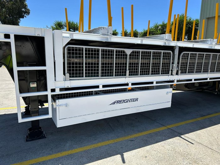 2004 Maxitrans St2 45' Roofing Trailer