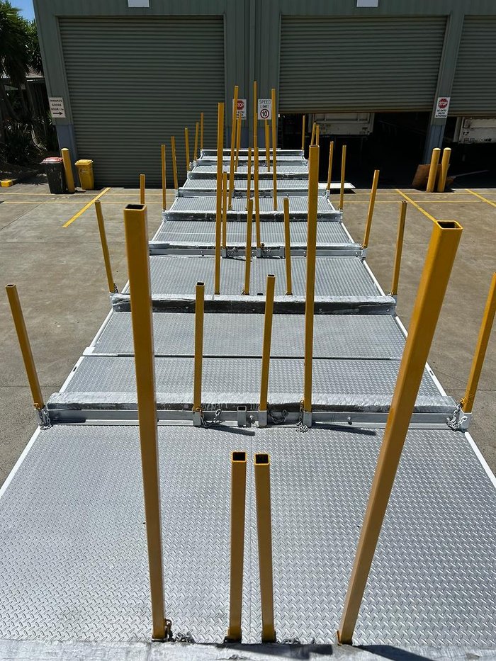 2004 Maxitrans St2 45' Roofing Trailer