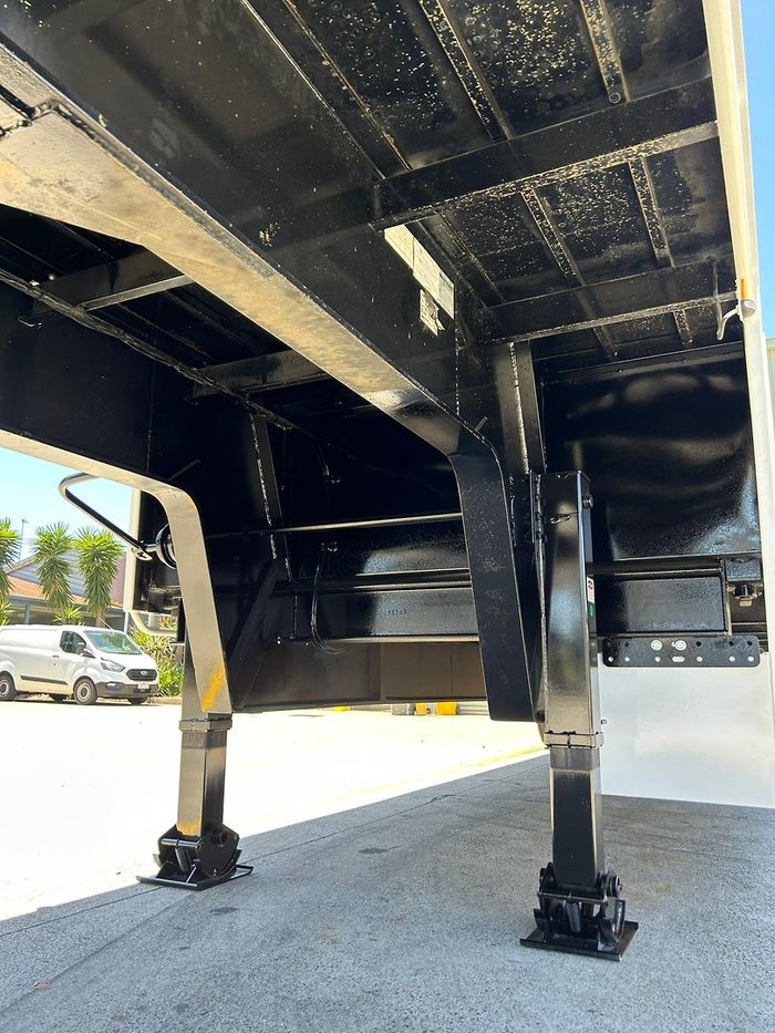 2004 Maxitrans St2 45' Roofing Trailer
