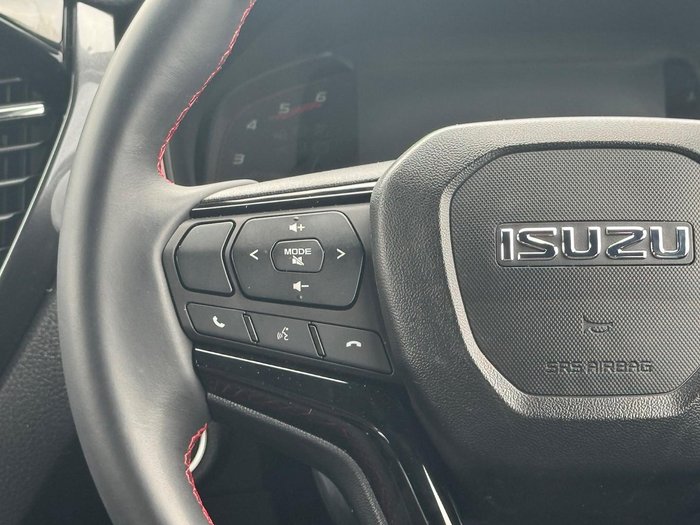 2025 Isuzu D-MAX X-TERRAIN