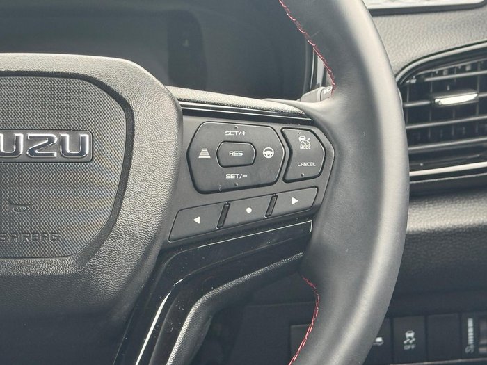 2025 Isuzu D-MAX X-TERRAIN