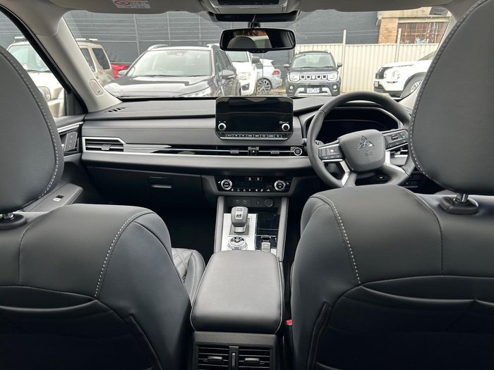 2024 Mitsubishi Outlander Exceed