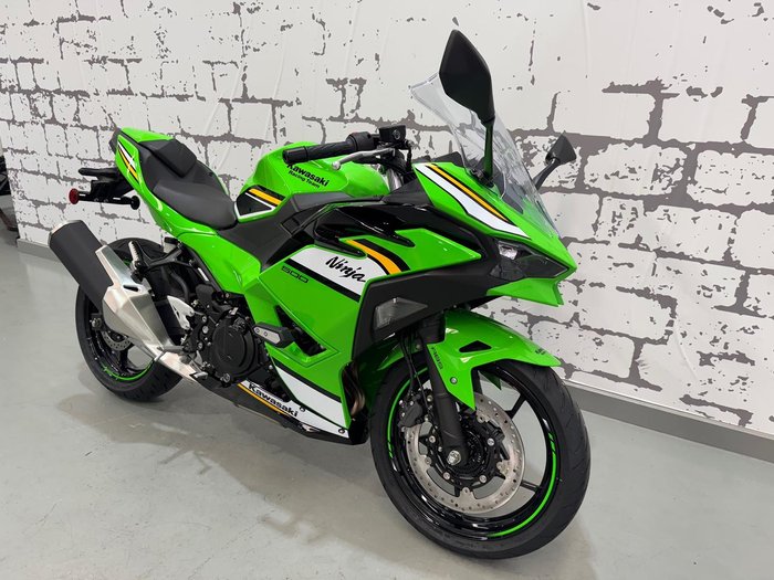 2025 Kawasaki Ninja 500 SE KRT Edition (EX500J) Ninja Green