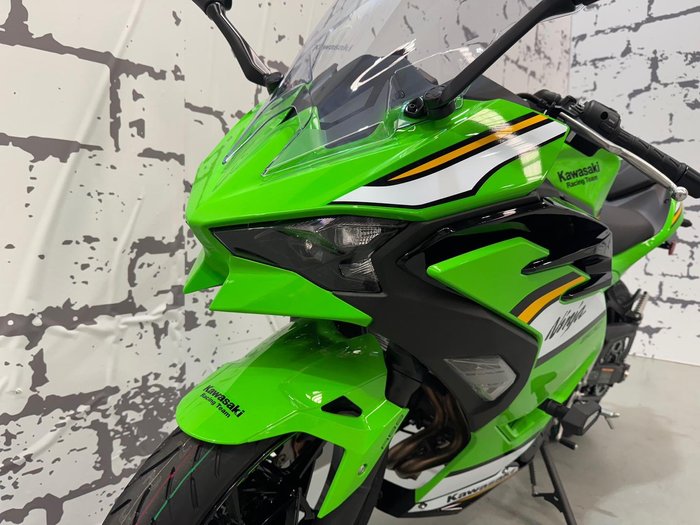 2025 Kawasaki Ninja 500 SE KRT Edition (EX500J) Ninja Green