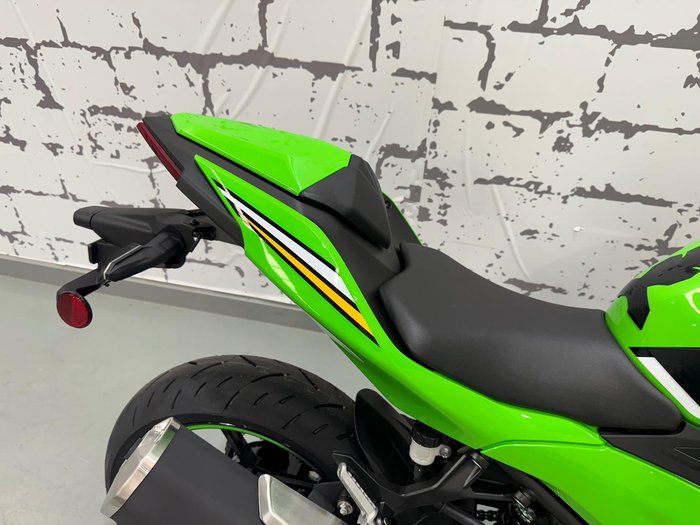 2025 Kawasaki Ninja 500 SE KRT Edition (EX500J) Ninja Green