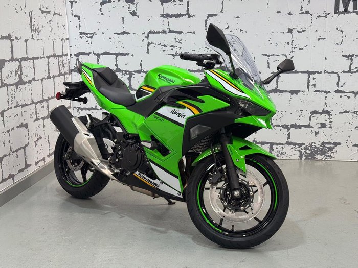 2025 Kawasaki Ninja 500 SE KRT Edition (EX500J) Ninja Green