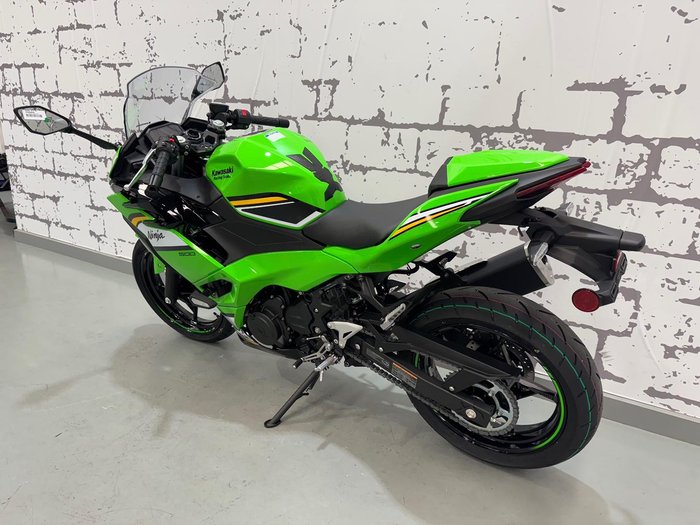2025 Kawasaki Ninja 500 SE KRT Edition (EX500J) Ninja Green