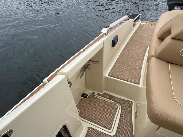 2022 Chris Craft Launch 28 GT