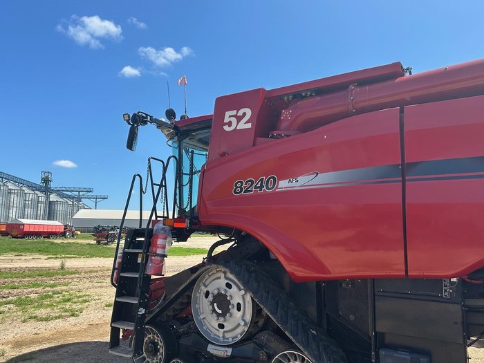2017 CASE IH 8240