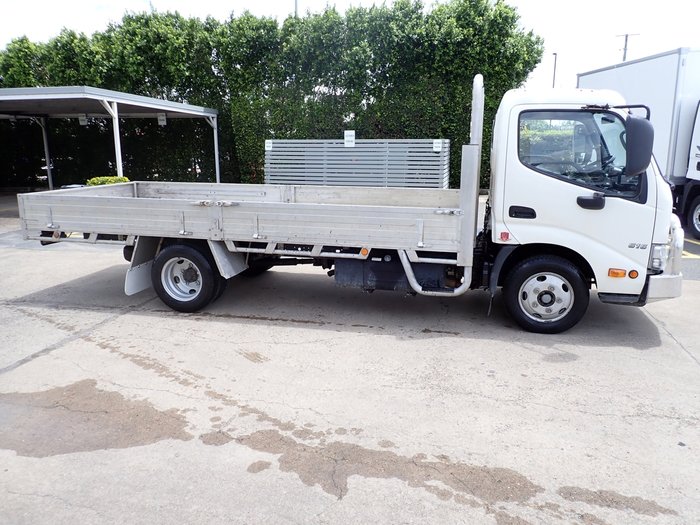 2022 HINO DUTRO 616 WHITE