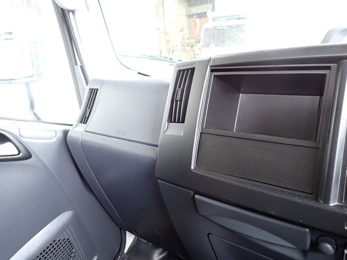 2022 ISUZU NLR 45-150