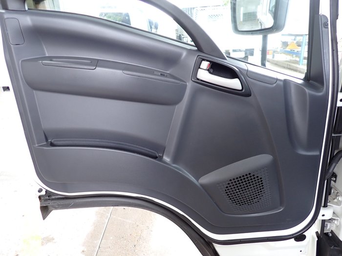 2022 ISUZU NLR 45-150