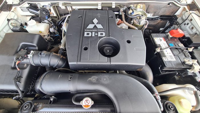 2020 MITSUBISHI PAJERO GLX 4X4 7 SEAT