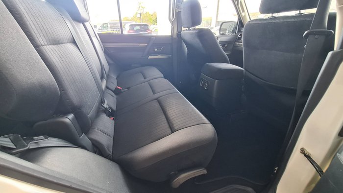 2020 MITSUBISHI PAJERO GLX 4X4 7 SEAT