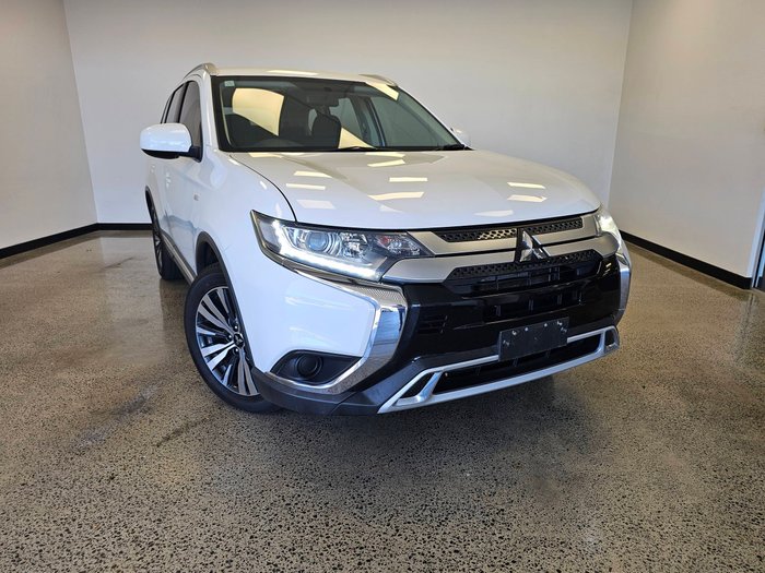 2018 MITSUBISHI OUTLANDER ES 7 SEAT 2WD