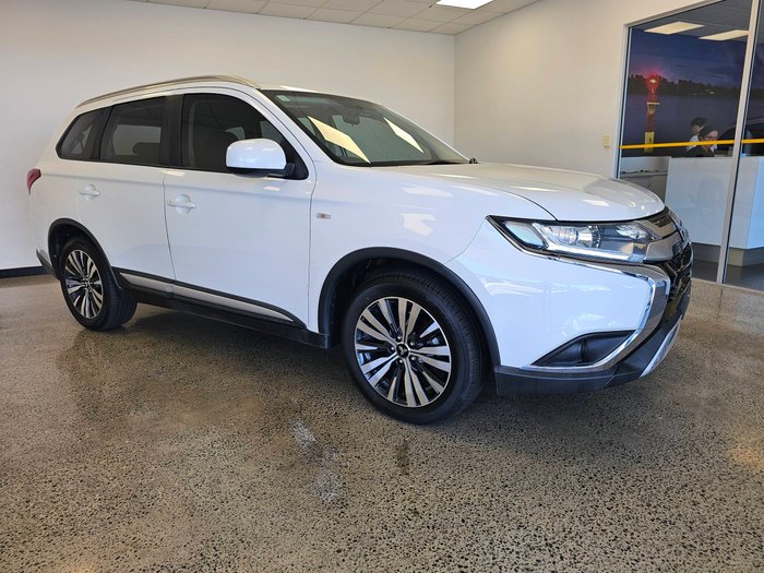 2018 MITSUBISHI OUTLANDER ES 7 SEAT 2WD