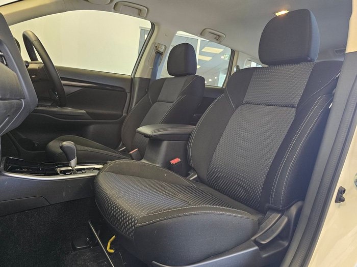 2018 MITSUBISHI OUTLANDER ES 7 SEAT 2WD