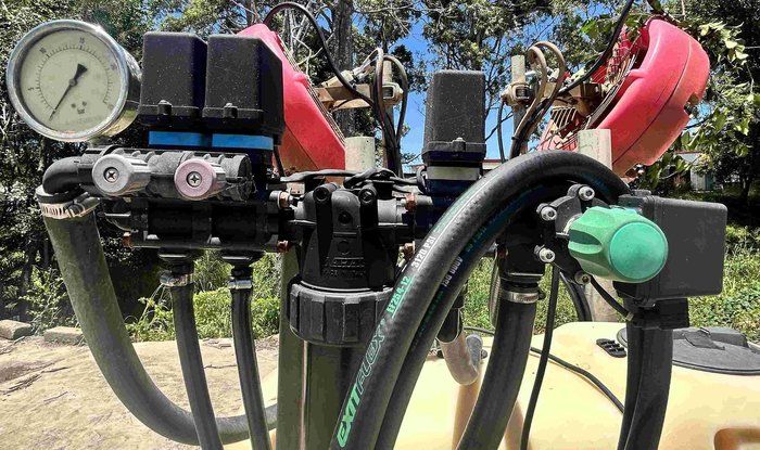 2015 CROPLANDS QUANTUM MIST 500L LINKAGE SPRAYER RED