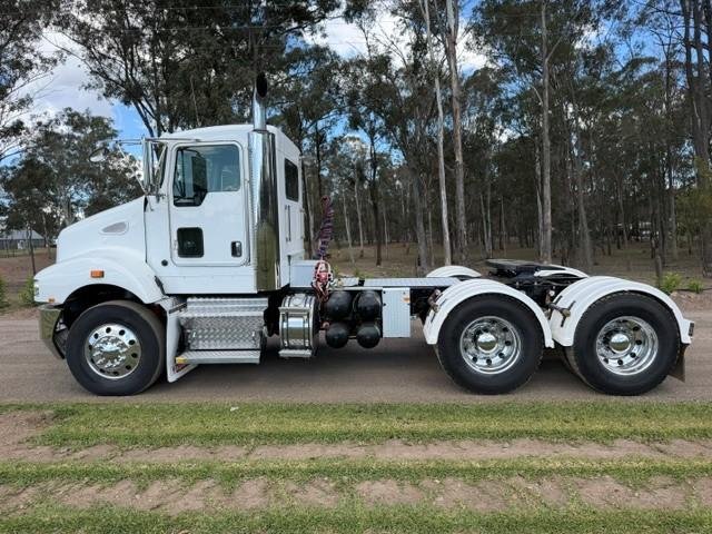 2014 Kenworth T300 Series T359