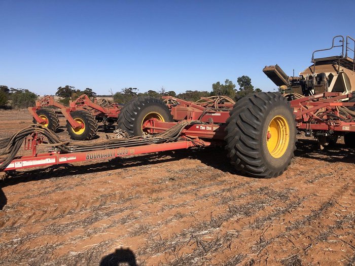 2018 Bourgault 3320-76
