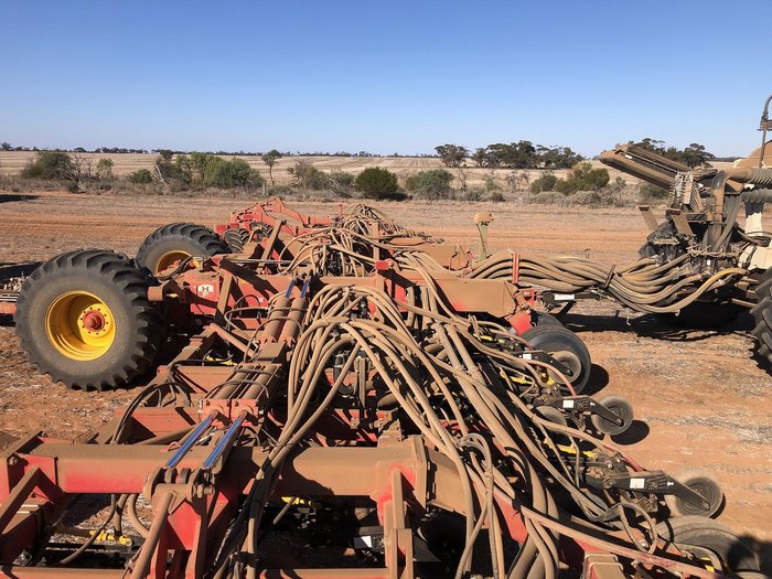2018 Bourgault 3320-76