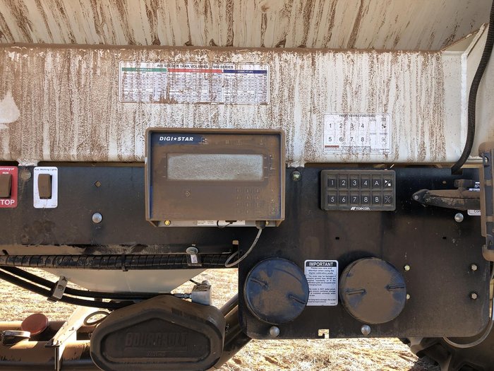 2018 Bourgault 3320-76 Red