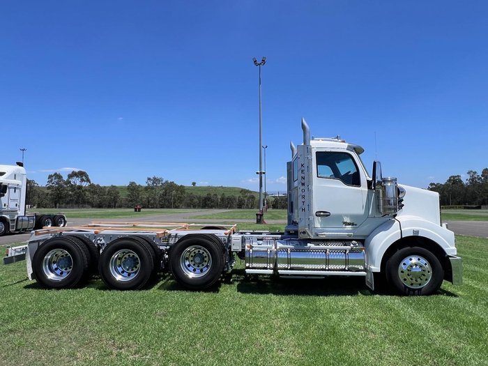 2024 Kenworth T610 Series T610SAR White