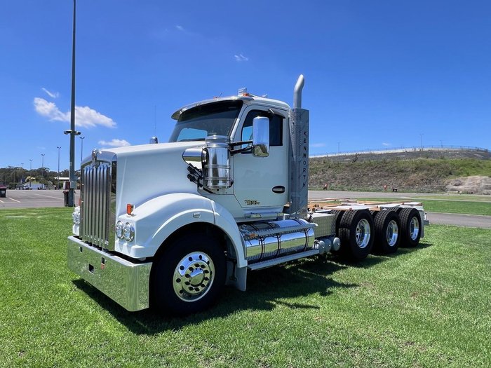 2024 Kenworth T610 Series T610SAR White
