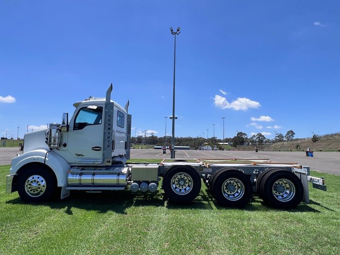 2024 Kenworth T610 Series T610SAR White