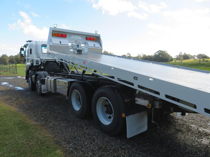 2025 Isuzu F Series FYJ300-350