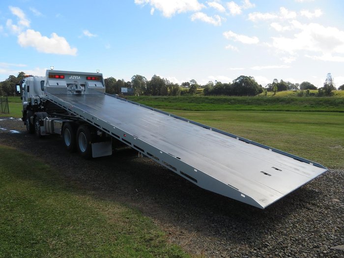2025 Isuzu F Series FYJ300-350