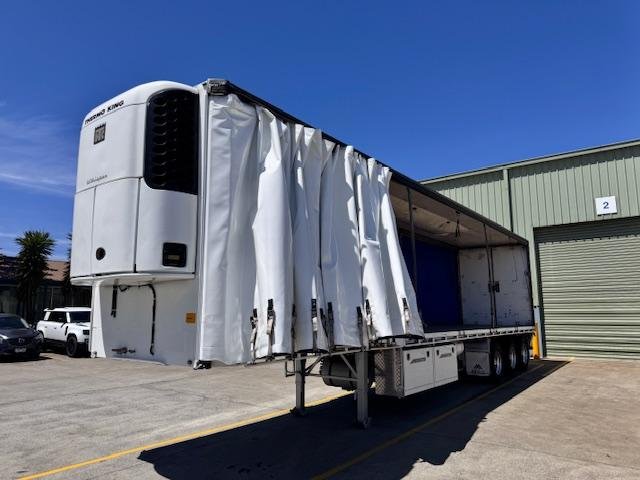 2004 Maxitrans St3 22 Pallet Sd Refrigerated Curtain, Tuck Away Tail Gate