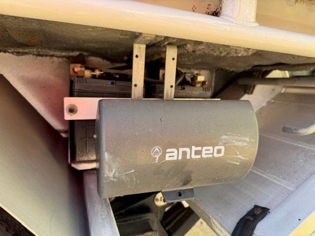 2004 Maxitrans St3 22 Pallet Sd Refrigerated Curtain, Tuck Away Tail Gate