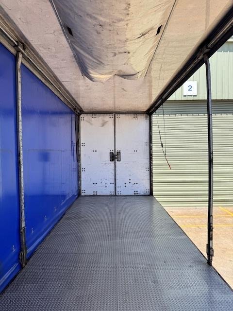 2004 Maxitrans St3 22 Pallet Sd Refrigerated Curtain, Tuck Away Tail Gate