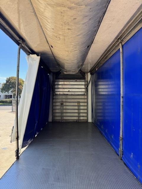 2004 Maxitrans St3 22 Pallet Sd Refrigerated Curtain, Tuck Away Tail Gate
