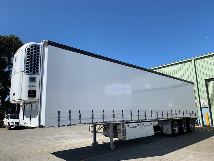 2004 Maxitrans St3 22 Pallet Sd Refrigerated Curtain, Tuck Away Tail Gate