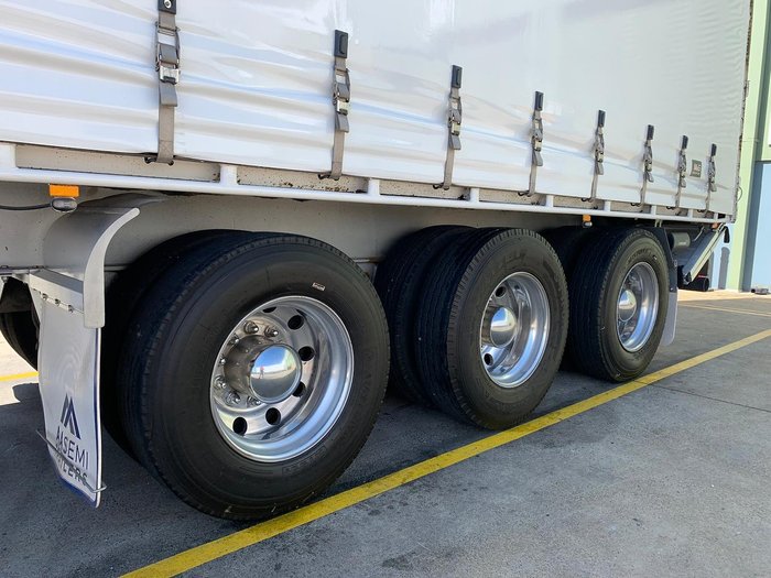 2004 Maxitrans St3 22 Pallet Sd Refrigerated Curtain, Tuck Away Tail Gate