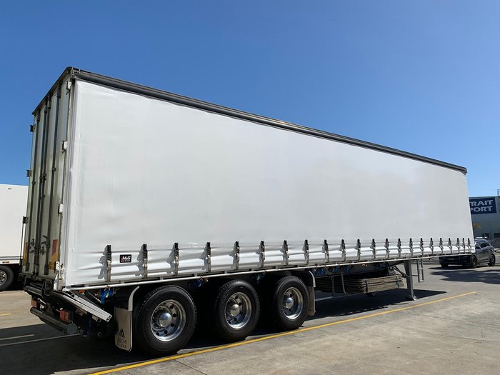 2004 Maxitrans St3 22 Pallet Sd Refrigerated Curtain, Tuck Away Tail Gate
