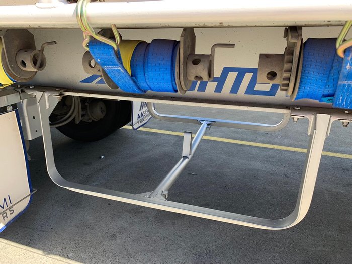 2004 Maxitrans St3 22 Pallet Sd Refrigerated Curtain, Tuck Away Tail Gate