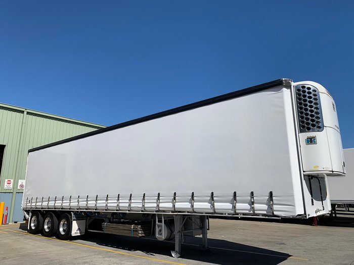 2004 Maxitrans St3 22 Pallet Sd Refrigerated Curtain, Tuck Away Tail Gate