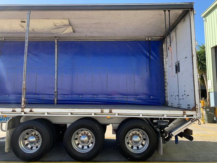 2004 Maxitrans St3 22 Pallet Sd Refrigerated Curtain, Tuck Away Tail Gate