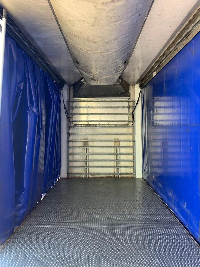 2004 Maxitrans St3 22 Pallet Sd Refrigerated Curtain, Tuck Away Tail Gate