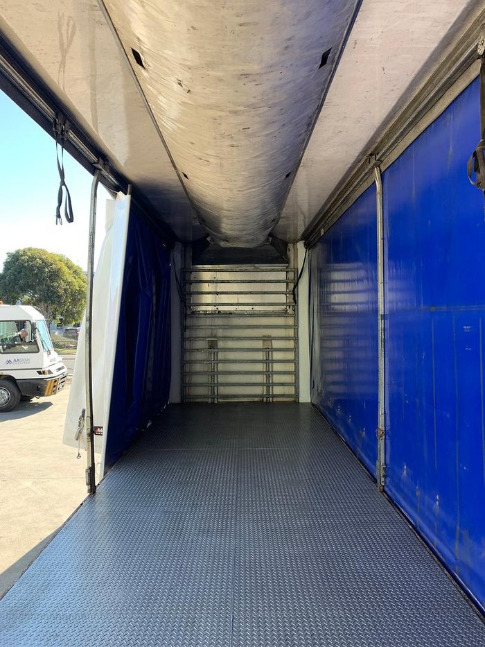 2004 Maxitrans St3 22 Pallet Sd Refrigerated Curtain, Tuck Away Tail Gate